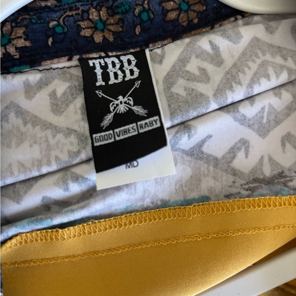 Gold Button Down Shirt With Patterned Accents - image 3